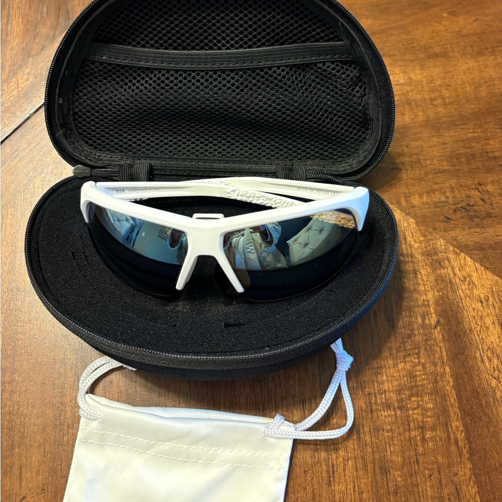 RIA White Sports Sunglasses with Case